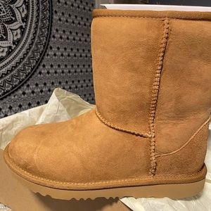 Classic Ugg Boots Short - Real Authentic!